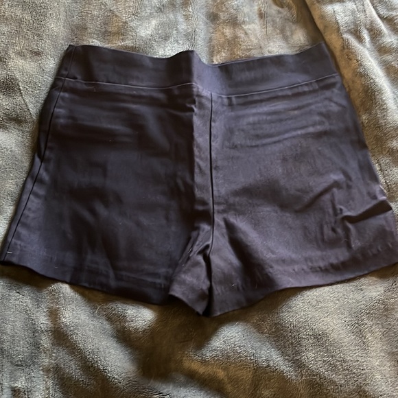 Body central dressy shorts - Picture 2 of 4